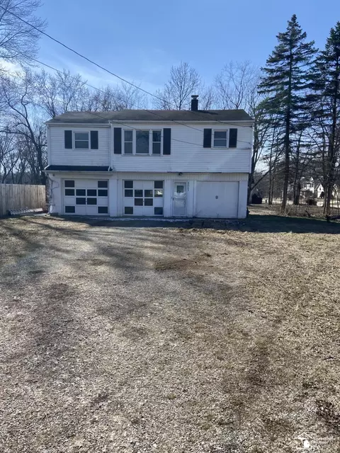 8305 Summerfield, Lambertville, MI 48144