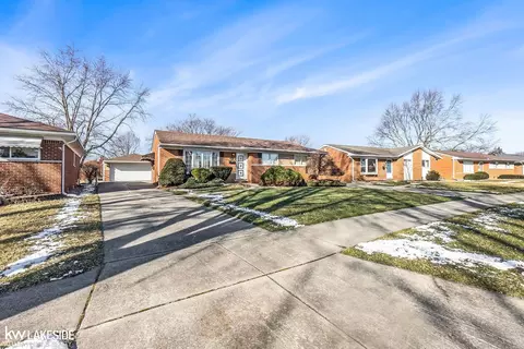 31373 Roan, Warren, MI 48093