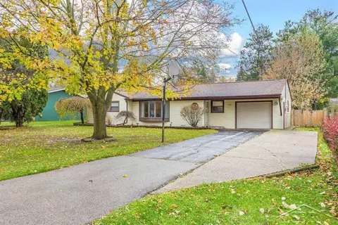 1316 Rainbow, Saginaw, MI 48638