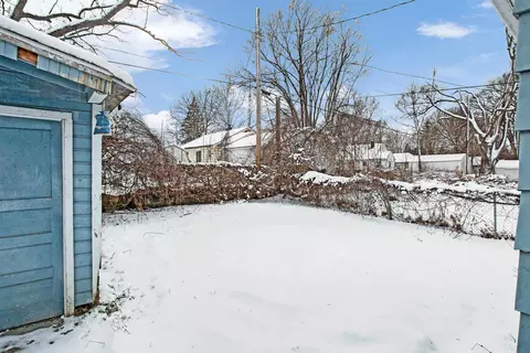2427 Barth, Flint, MI 48504 photo 4