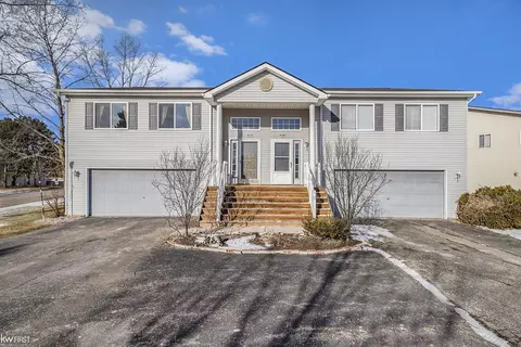 1068 Christina, Grand Blanc, MI 48439
