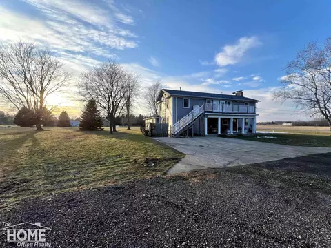 Exterior - 202 Middleton, Owosso, MI 48867 photo 9 of 26