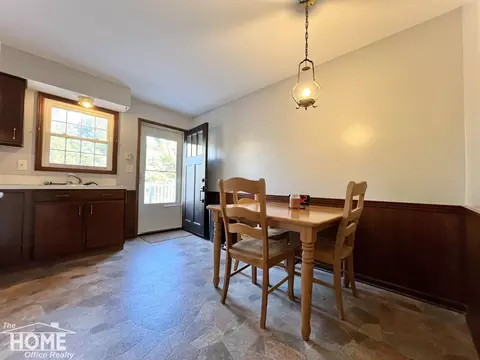 Dining - 202 Middleton, Owosso, MI 48867 photo 2 of 2