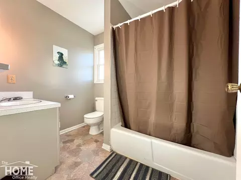 Bath - 202 Middleton, Owosso, MI 48867 photo 4 of 5