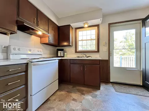 Kitchen - 202 Middleton, Owosso, MI 48867 photo 9 of 11