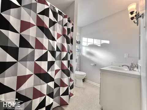 Bath - 202 Middleton, Owosso, MI 48867 photo 3 of 5
