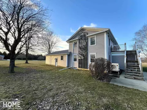 Exterior - 202 Middleton, Owosso, MI 48867 photo 17 of 26
