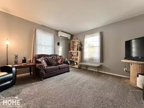 Living - 202 Middleton, Owosso, MI 48867 photo 6 of 13