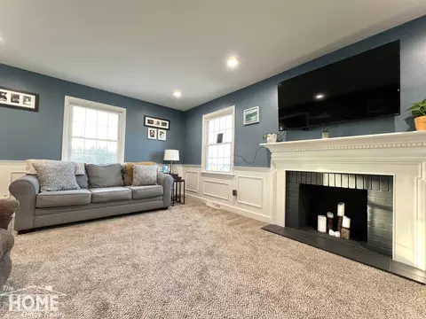 Living - 202 Middleton, Owosso, MI 48867 photo 1 of 13