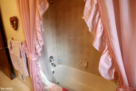 Bath - 46259 Butte, Macomb, MI 48044 photo 3 of 4