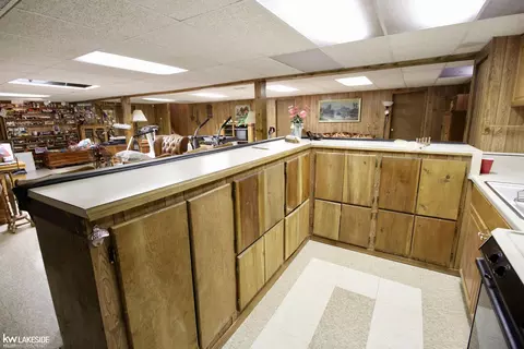 Kitchen - 46259 Butte, Macomb, MI 48044 photo 6 of 6