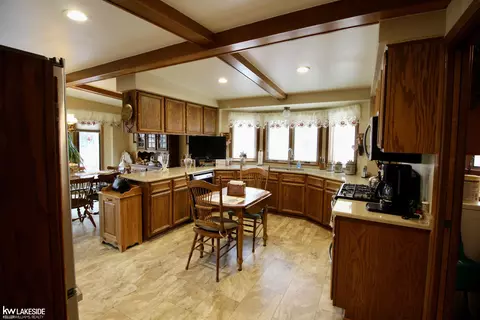 Kitchen - 46259 Butte, Macomb, MI 48044 photo 1 of 6