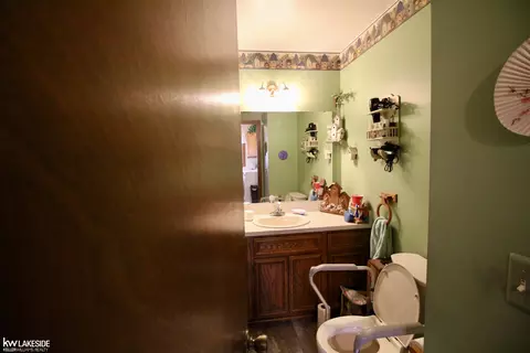 Bath - 46259 Butte, Macomb, MI 48044 photo 4 of 4