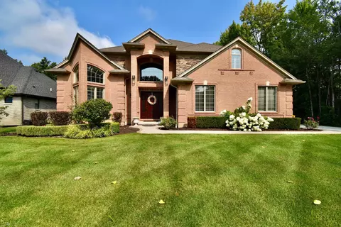 37919 Trillium, Harrison Township, MI 48045