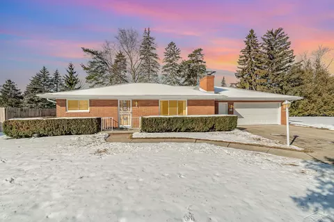 2711 Lochmoor, Saginaw, MI 48603