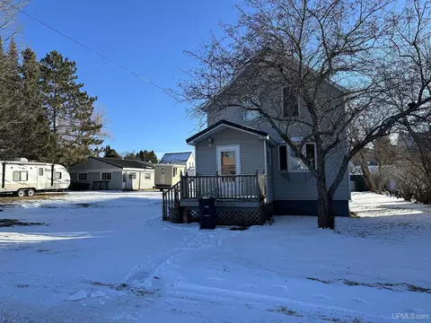 1005 Yale, Bessemer, MI 49911