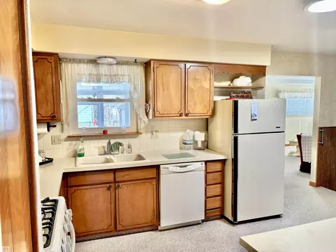 Kitchen - 32022 Bunert, Warren, MI 48088 photo 1 of 4