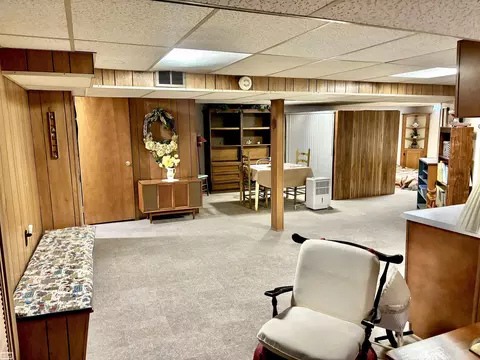 Living - 32022 Bunert, Warren, MI 48088 photo 6 of 7