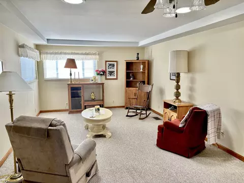 Living - 32022 Bunert, Warren, MI 48088 photo 3 of 7