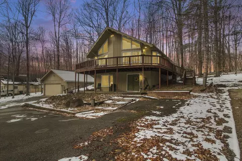 9530 Golf Prt, Stanwood, MI 49346
