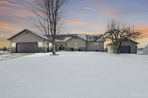 w5415 Ranch Road, Norway, MI 49870