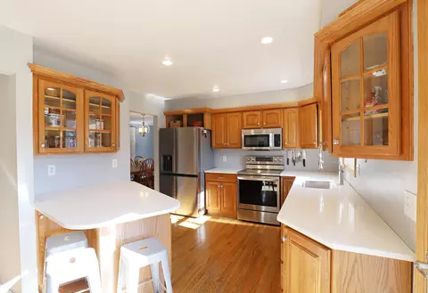 Kitchen - 5383 Applehill, Flushing, MI 48433 photo 1 of 4