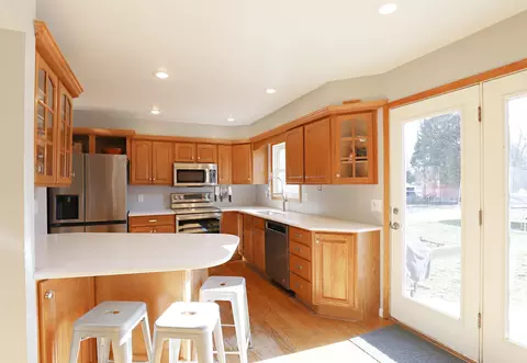 Kitchen - 5383 Applehill, Flushing, MI 48433 photo 2 of 4