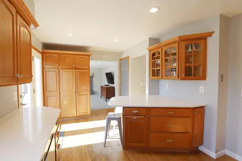 Kitchen - 5383 Applehill, Flushing, MI 48433 photo 4 of 4