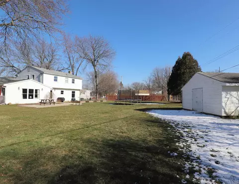 Exterior - 5383 Applehill, Flushing, MI 48433 photo 4 of 11