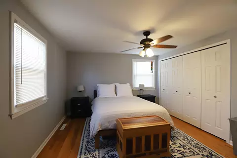 Bedroom - 5383 Applehill, Flushing, MI 48433 photo 1 of 5