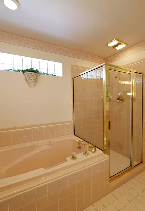 Bath - 198 Primrose, Flushing, MI 48433 photo 2 of 3