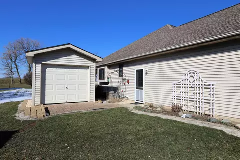 Exterior - 198 Primrose, Flushing, MI 48433 photo 3 of 13
