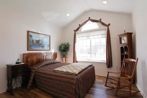 Bedroom - 198 Primrose, Flushing, MI 48433 photo 3 of 4