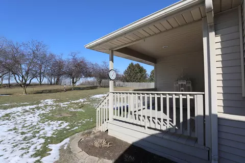Exterior - 198 Primrose, Flushing, MI 48433 photo 6 of 13