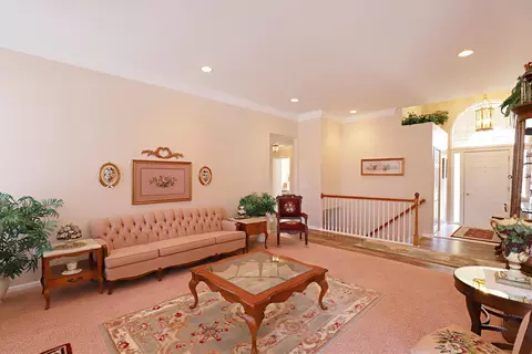 Living - 198 Primrose, Flushing, MI 48433 photo 3 of 3