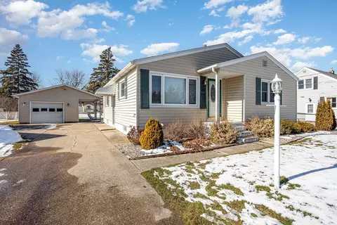 82 S Trumbull, Bay City, MI 48708