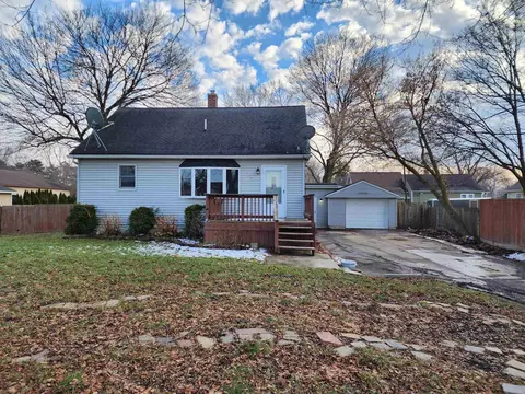 1702 Cass, Bay City, MI 48708