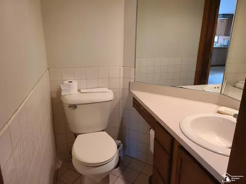 Bath - 3867 Ohara, Carleton, MI 48117 photo 2 of 4