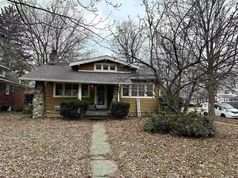 1921 Adams, Saginaw, MI 48602