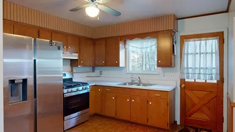 Kitchen - 6416 W Stanley, Mount Morris, MI 48458 photo 2 of 2