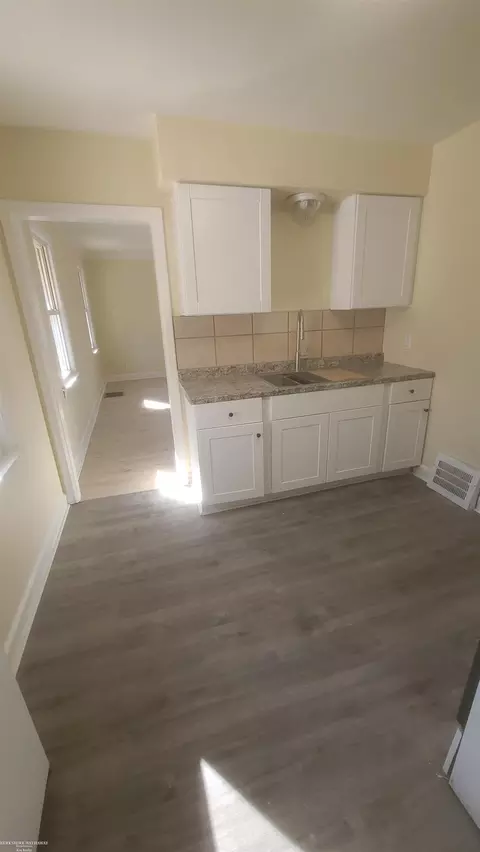 Bath - 5675 Gratiot, Saint Clair, MI 48079 photo 1 of 2