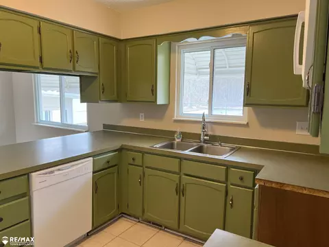 Kitchen - 8377 Neff, Mount Morris, MI 48458 photo 4 of 6