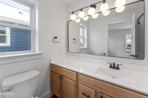 Bath - 418 W 2nd, Flint, MI 48503 photo 2 of 4
