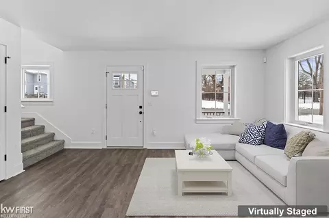 Living - 417 W Second, Flint, MI 48503 photo 1 of 3