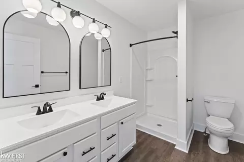 Bath - 417 W Second, Flint, MI 48503 photo 2 of 3