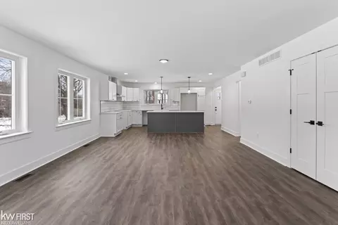 Living - 417 W Second, Flint, MI 48503 photo 3 of 3
