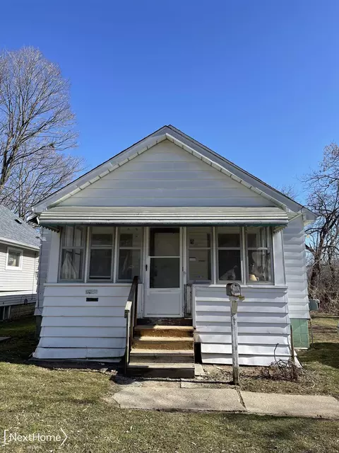 2005 Jarvis, Flint, MI 48507