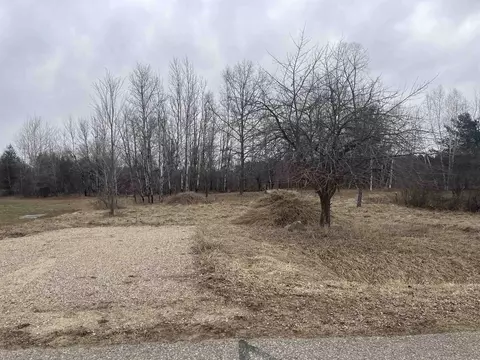 126 Colchester, Gladwin, MI 48624 photo 2