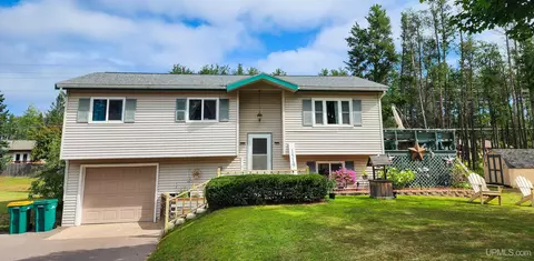 1519 M28 E, Marquette, MI 49855