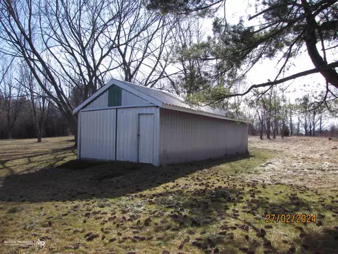 Other - 8440 E Bristol #HOUSE & POLE BARN, Davison, MI 48423 photo 7 of 11